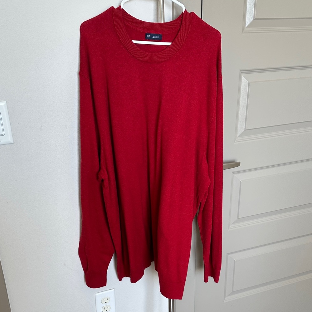 GAP Men's Crewneck Sweater in Vibrant Red